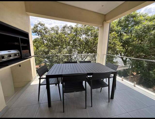 4 BEDROOM APARTMENT FOR SALE IN BRYANSTON